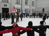 Возле ТПУ
